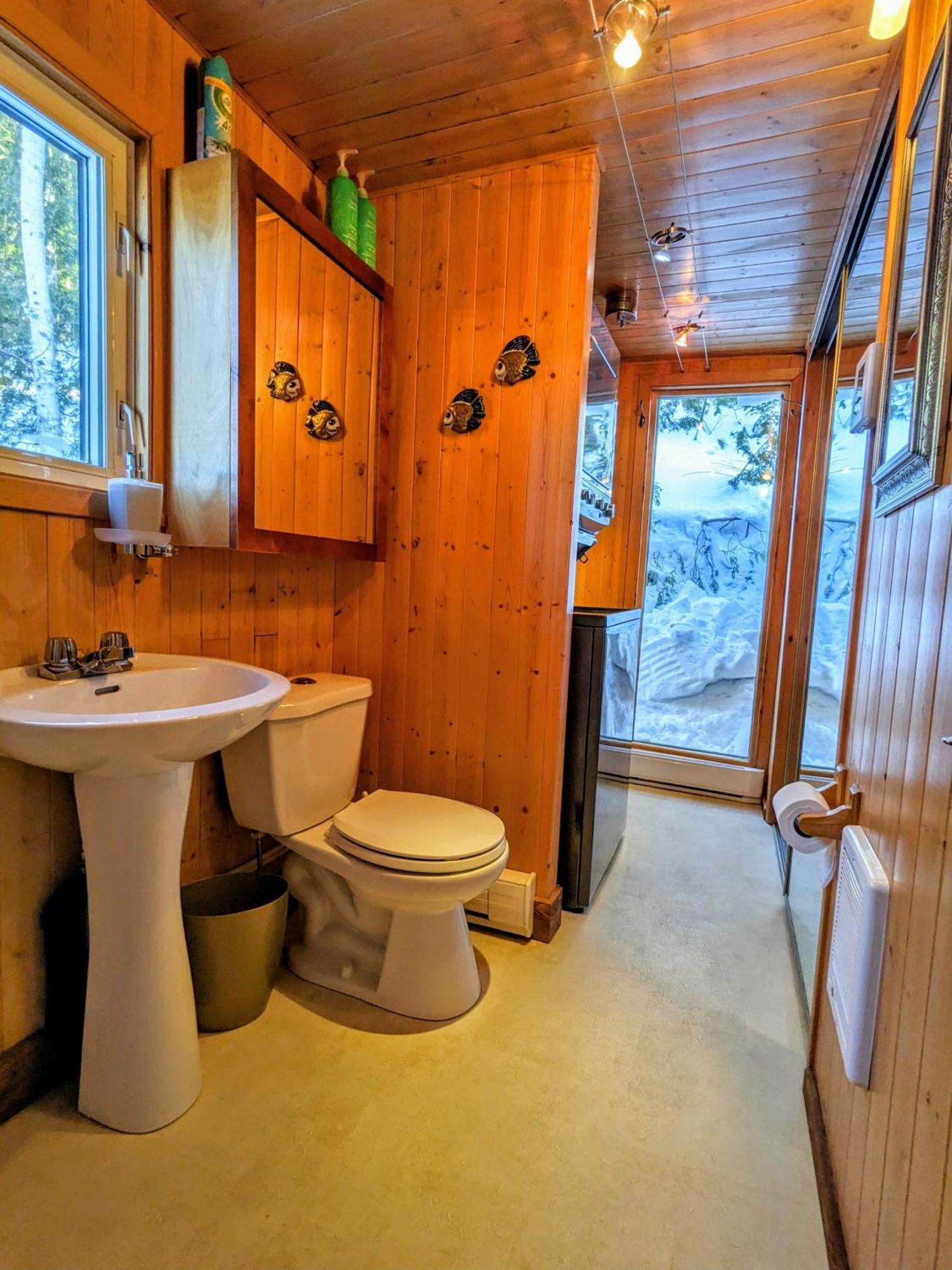 Chalet La Caille Villa LʼAnse-Saint-Jean Esterno foto